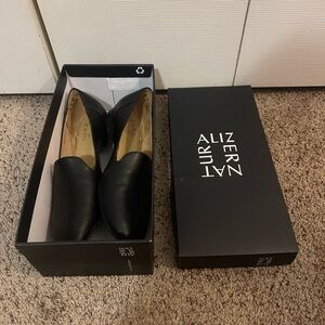Naturalizer Black Leather Flats